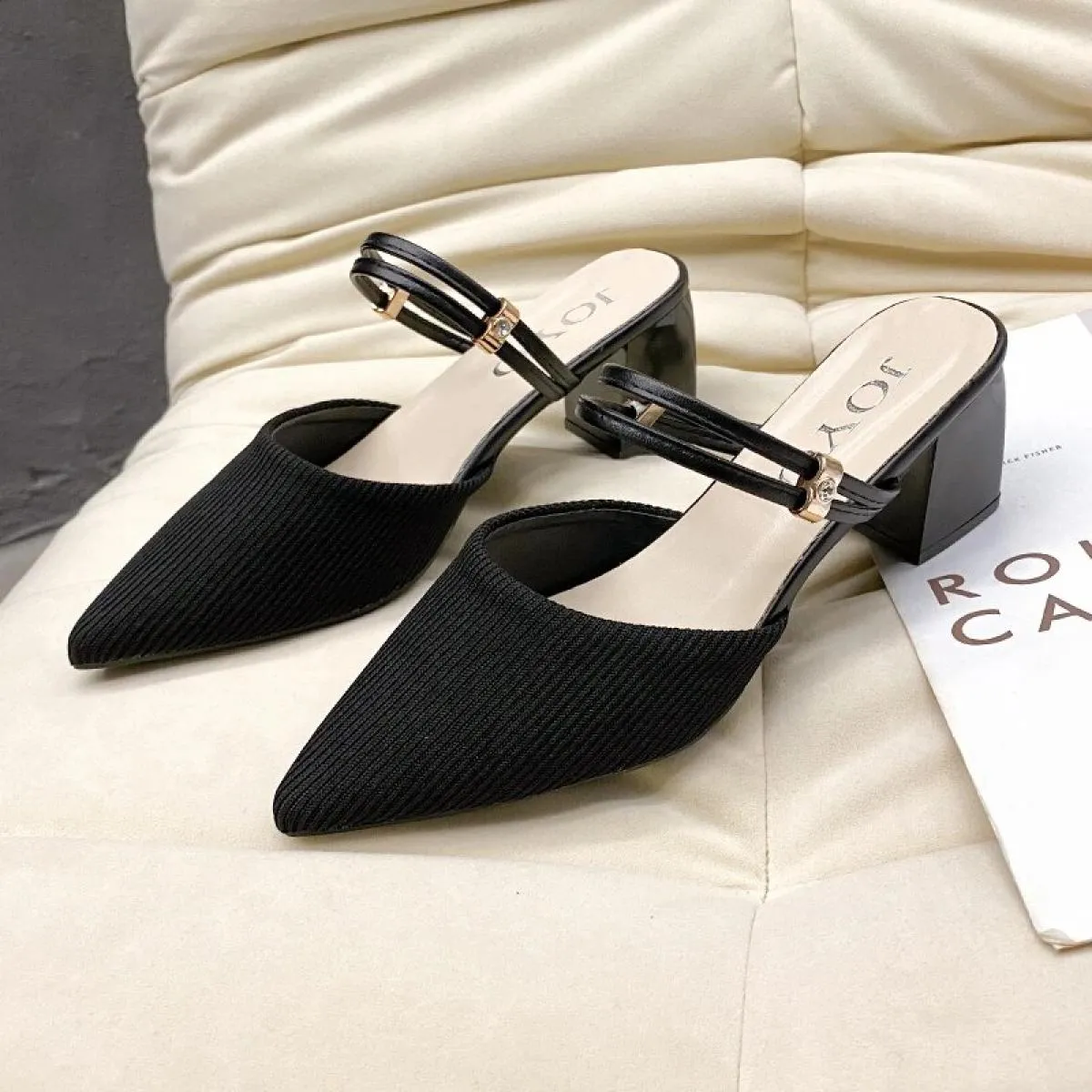2023 Nuova Primavera E Autunno Sandali da Donna Baotou Radice Quadrata Tacco Basso Solido Scarpe da Donna Scarpe Tacco Alto Sand
