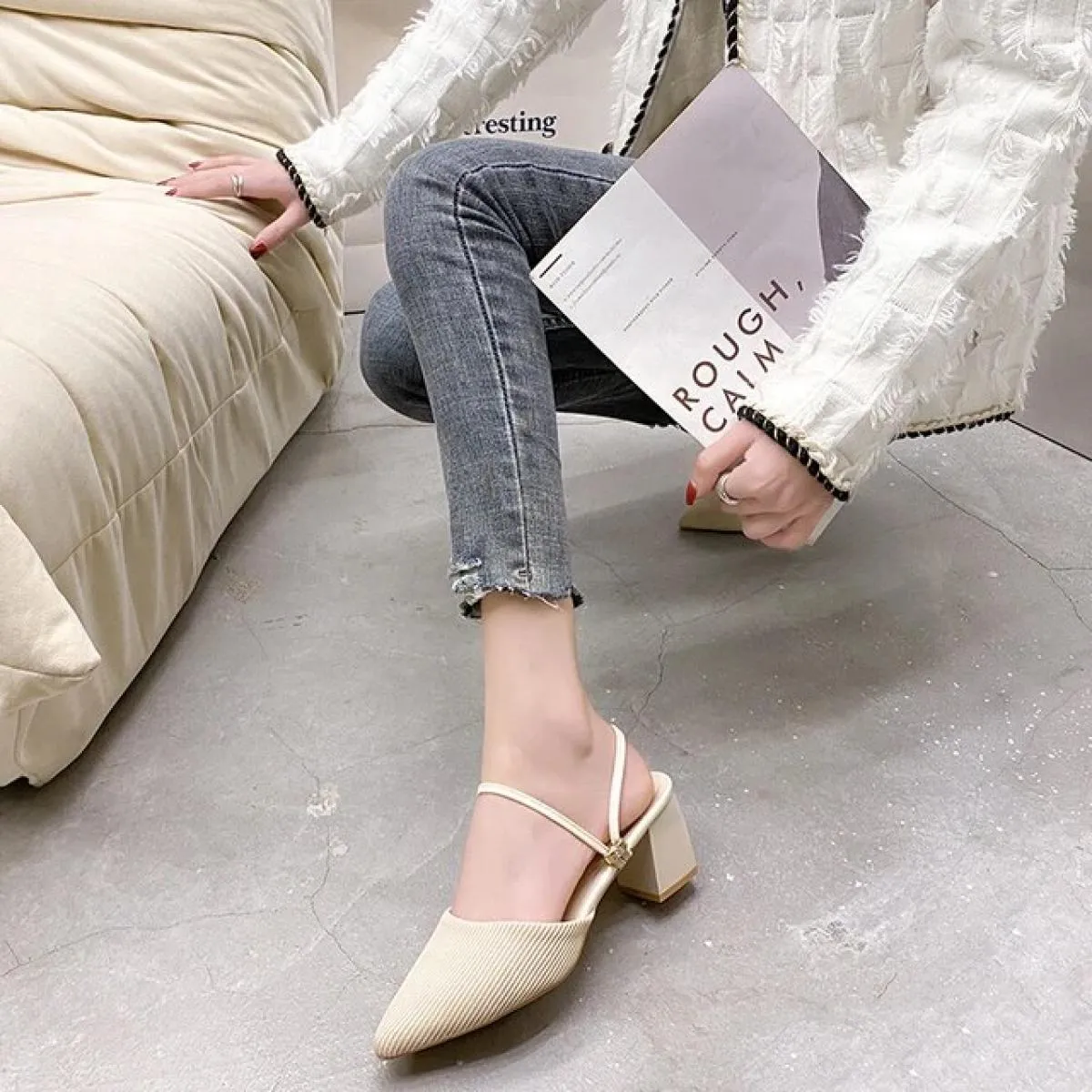 2023 Nuova Primavera E Autunno Sandali da Donna Baotou Radice Quadrata Tacco Basso Solido Scarpe da Donna Scarpe Tacco Alto Sand