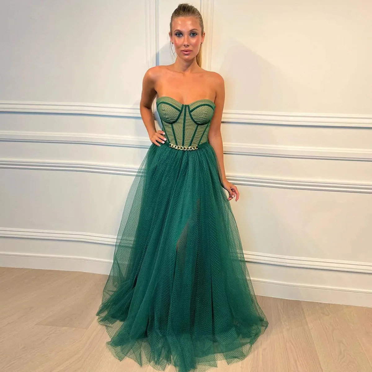Abiti da sera da sera in tulle verde con linea A, lunghezza del pavimento, abiti da sera con illusione a cuore, spacco laterale,
