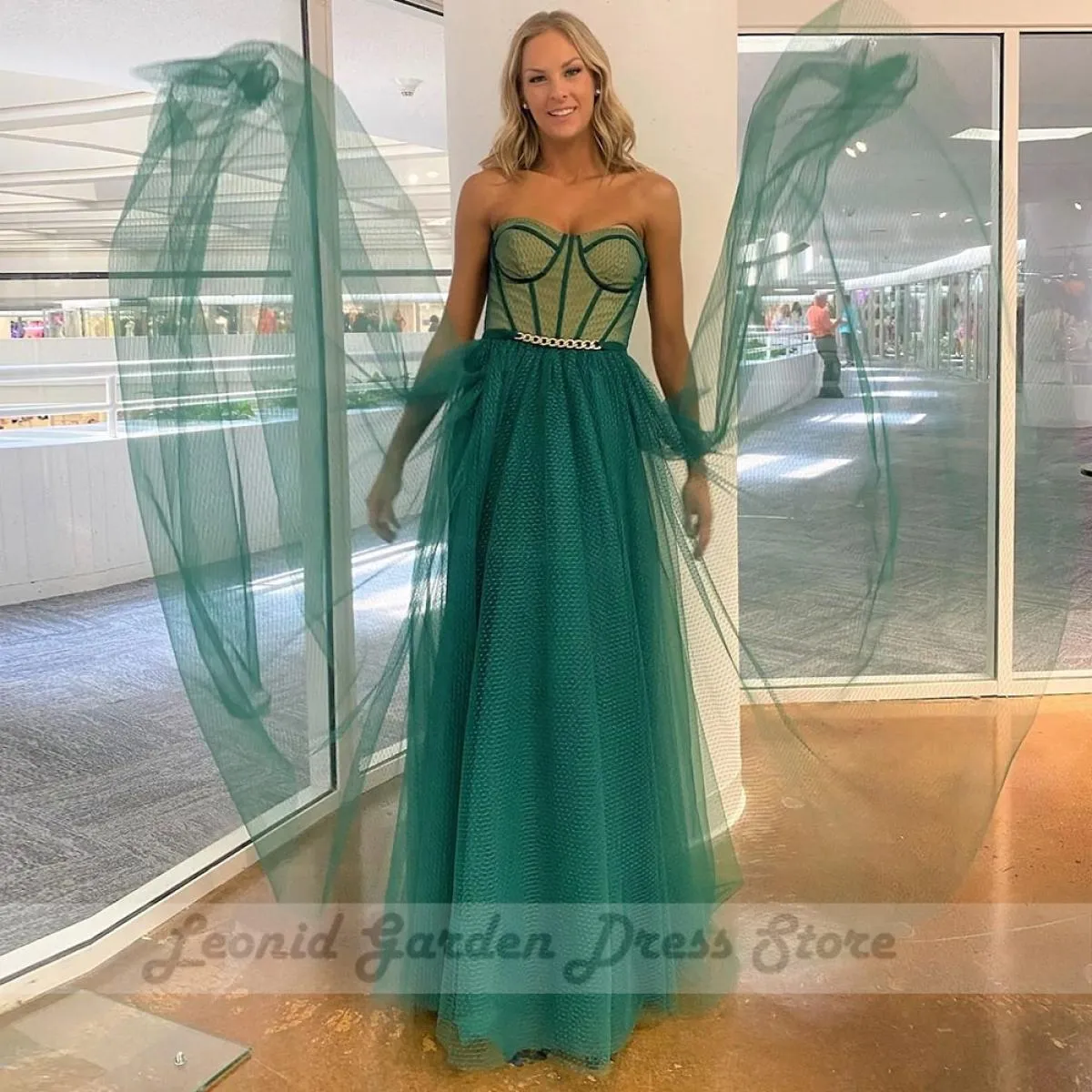 Abiti da sera da sera in tulle verde con linea A, lunghezza del pavimento, abiti da sera con illusione a cuore, spacco laterale,