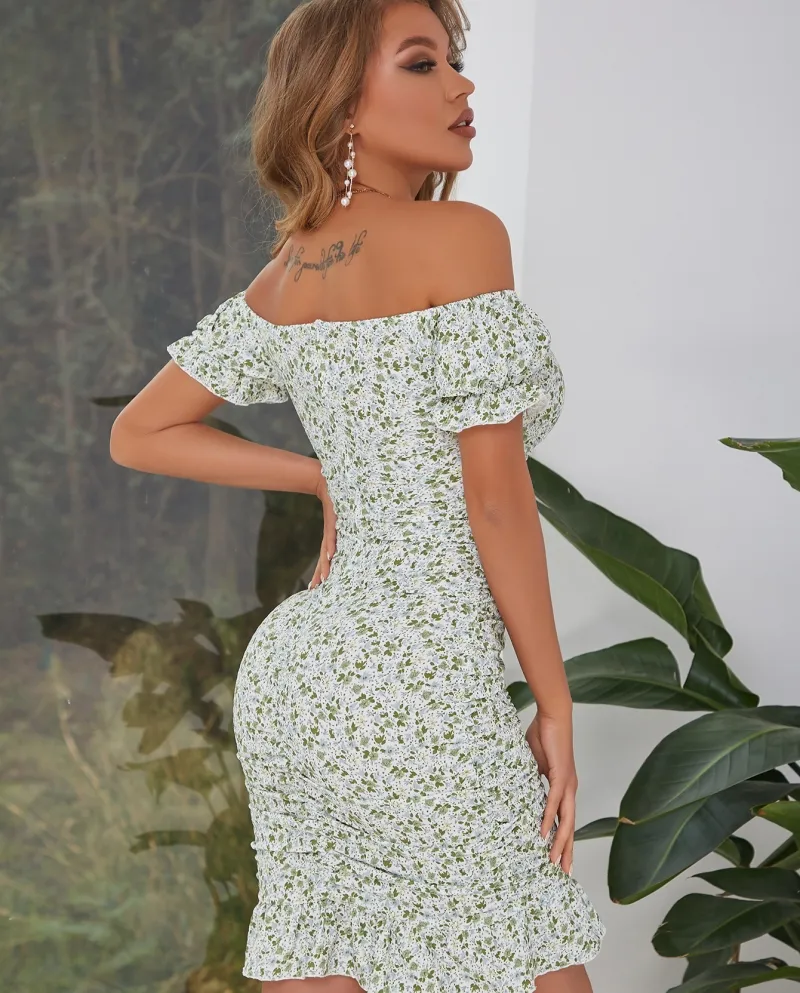Abito da sera elegante con scollo a barchetta retrò da donna