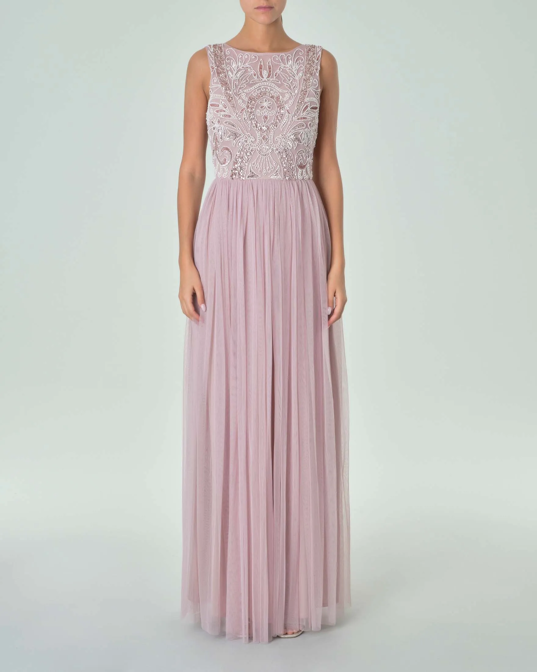 Abito lungo rosa tonalità fredda in tulle con corpetto senza maniche ricamato in perline e paillettes