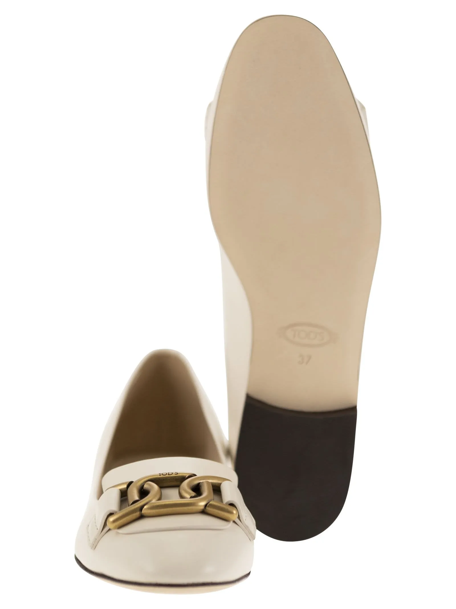 Ballerina in pelle con accessorio