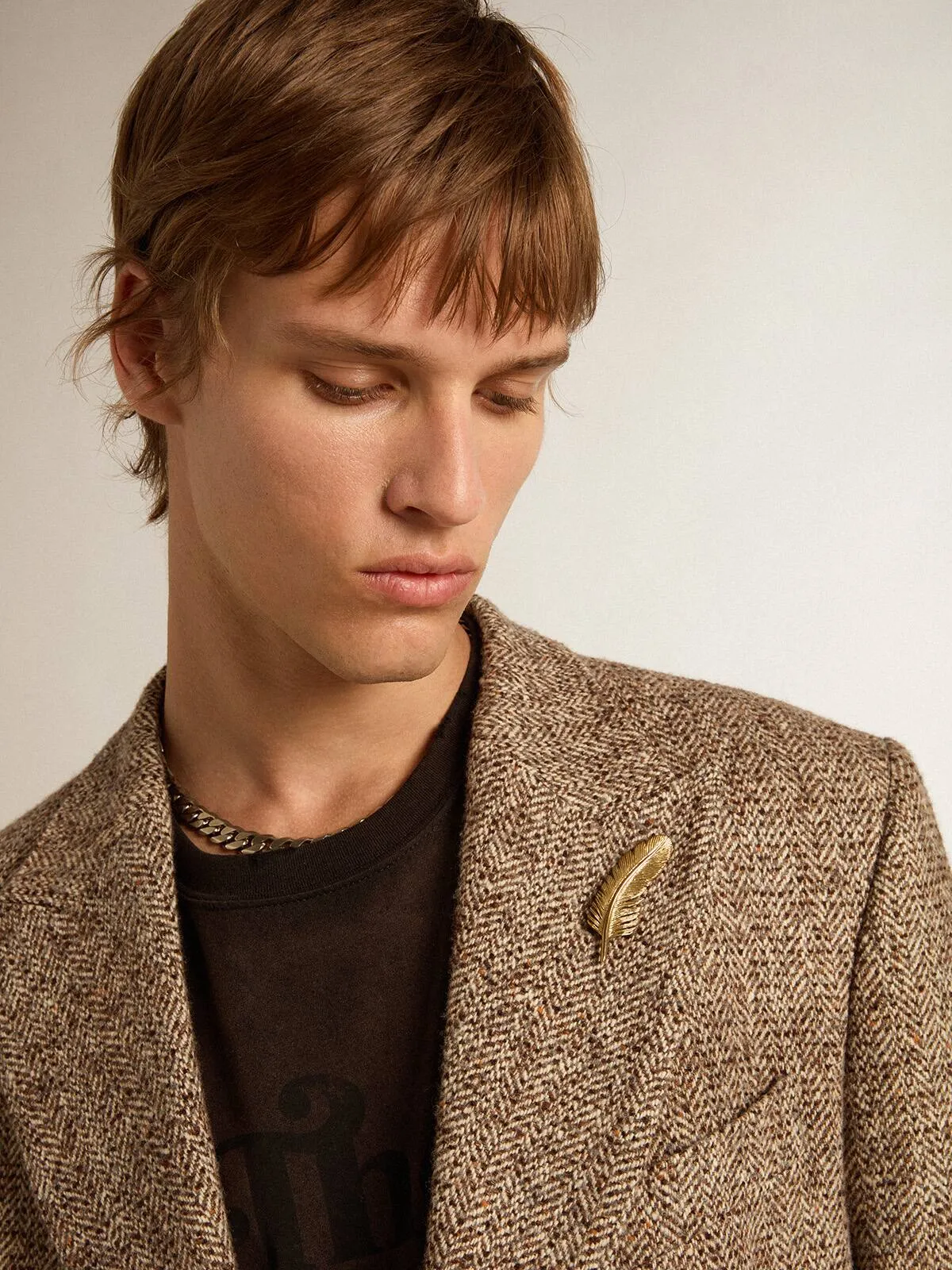 Blazer doppiopetto di colore marrone da uomo con chiusura a bottoni