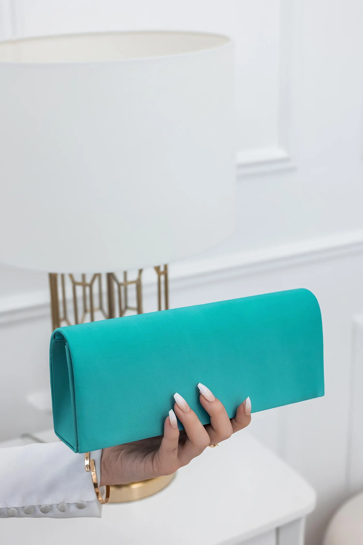 Borsa pochette verde acqua in raso B207