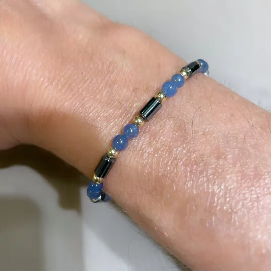 Bracciale in iolite blu ematite ed oro