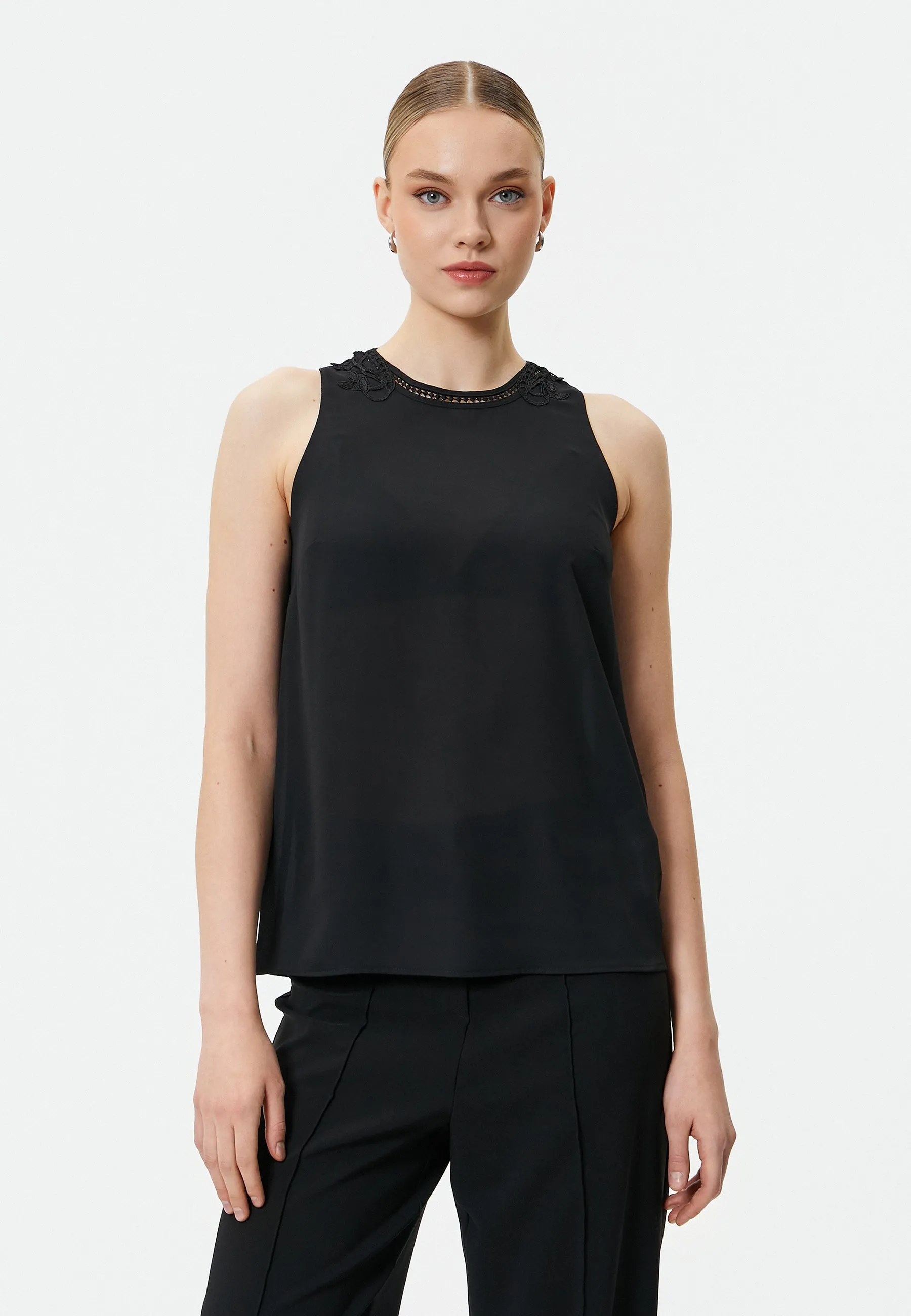 EMBROIDERED HALTER NECK - Camicetta