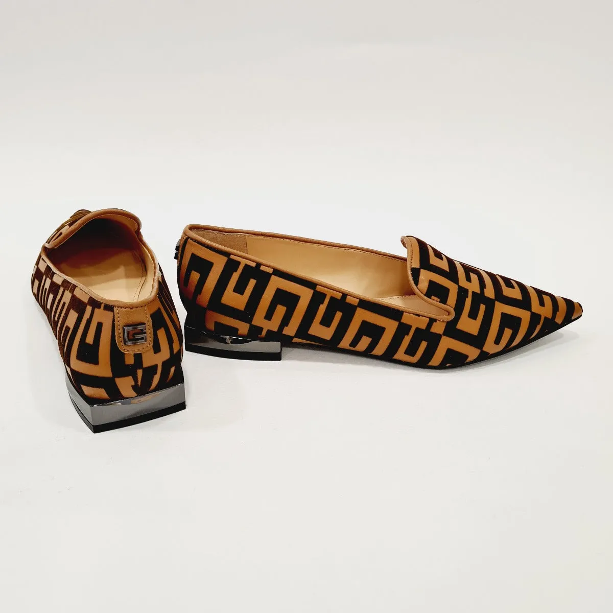 Guess Mocassino Camoscio Brown logo pelle  tacco 9 cm plateau interno 1 cm rif. G657