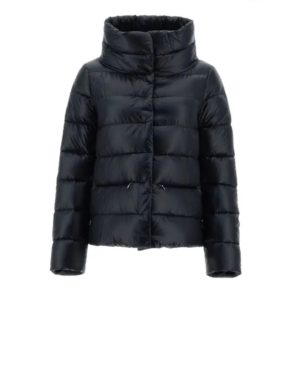 Hood in black ultralight nylon