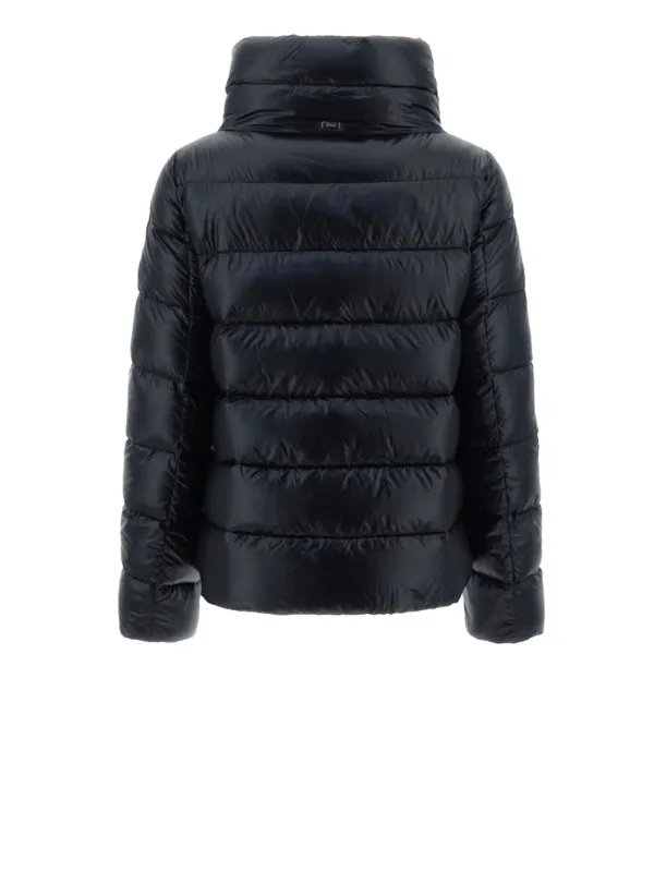 Hood in black ultralight nylon