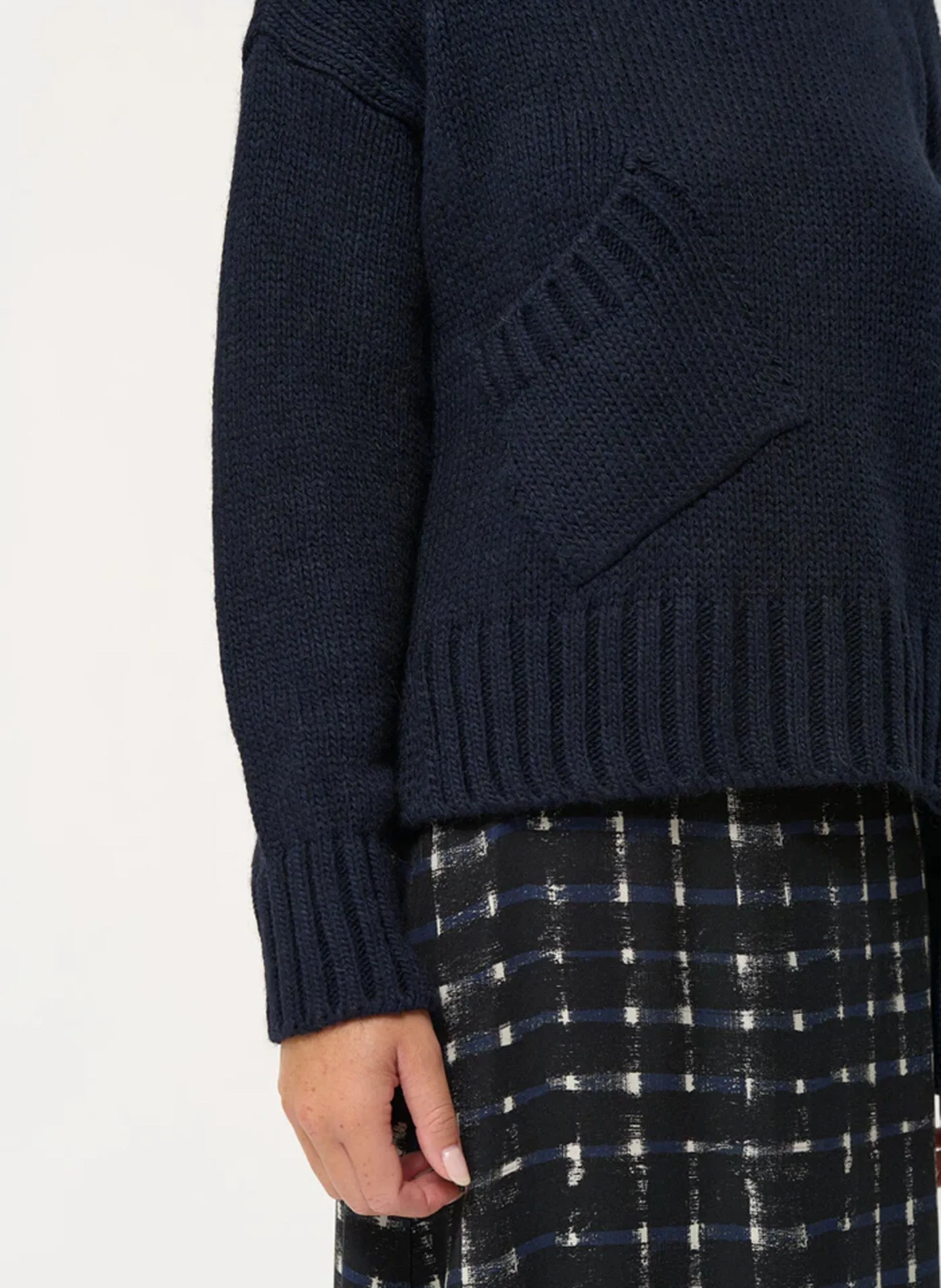 HUMILITY   Maglione ampio a collo alto in filato misto | Blu