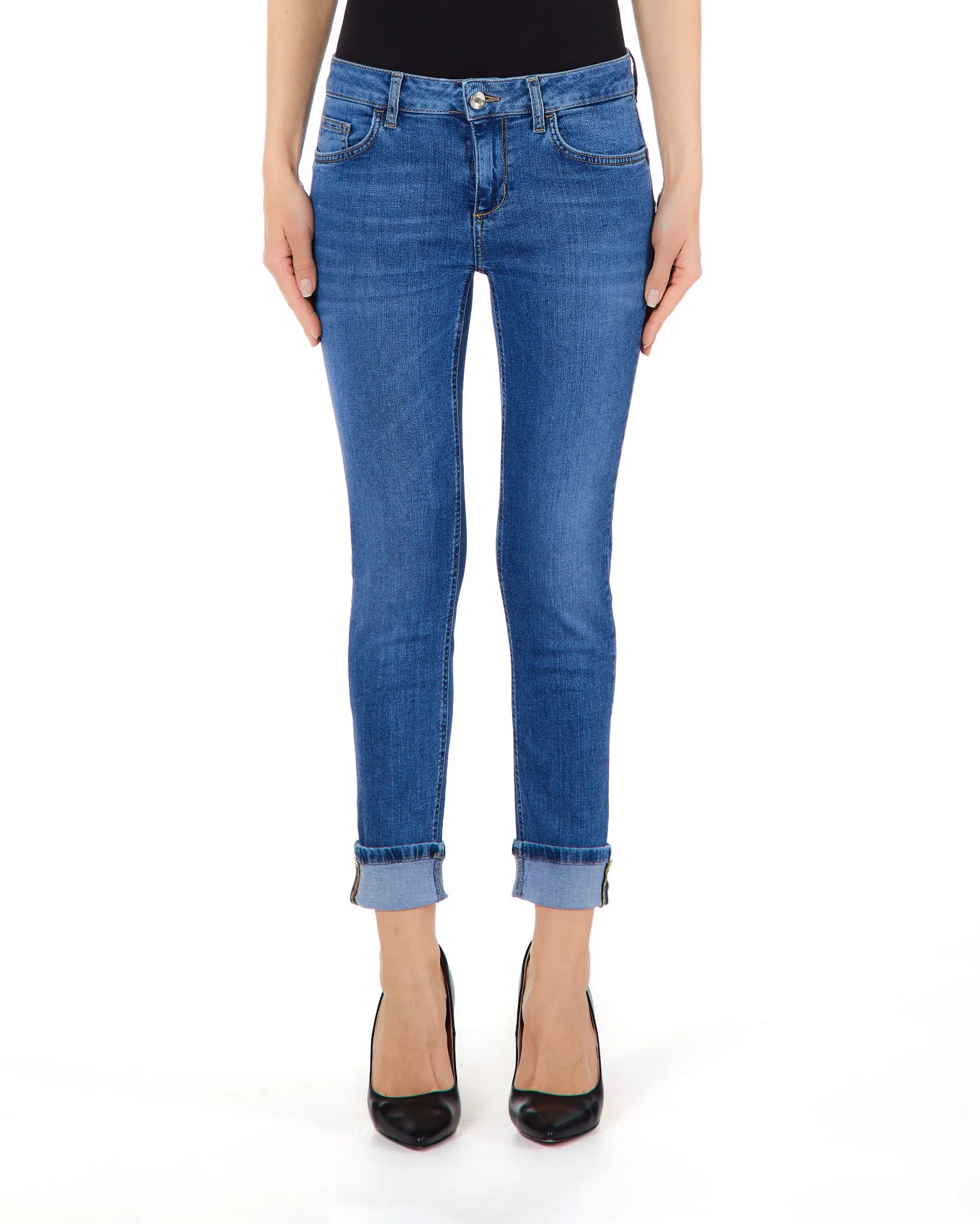 Jeans blu super stone washed in cotone stretch dalla linea straight risvolto al fondo