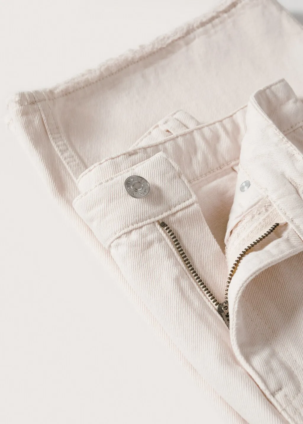 Jeans culotte bordo inferiore sfilacciato