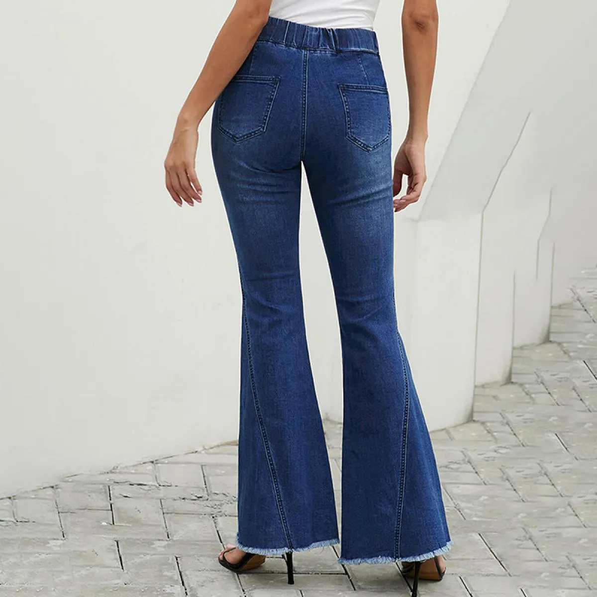 Jeans da donna a vita alta 2023 primavera nuovi pantaloni svasati blu scuro streetwear pantaloni in denim casual jeans con fondo