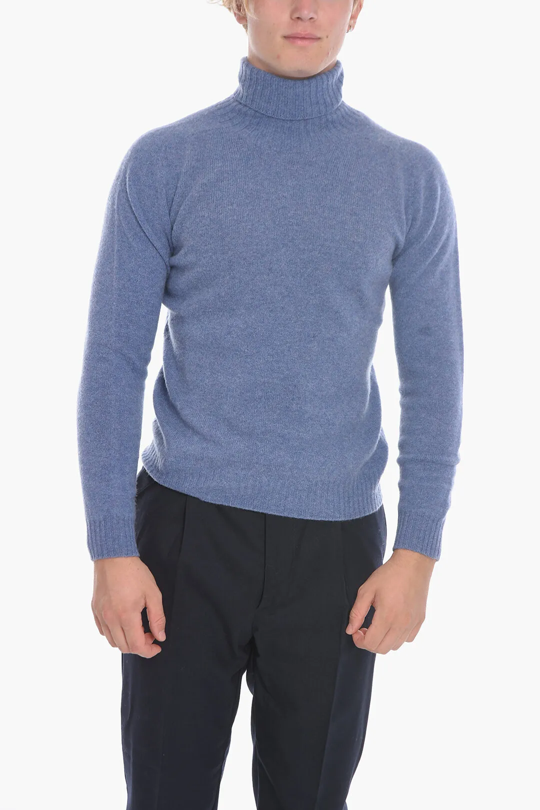 Maglia a Collo Alto in Lana Vergine
