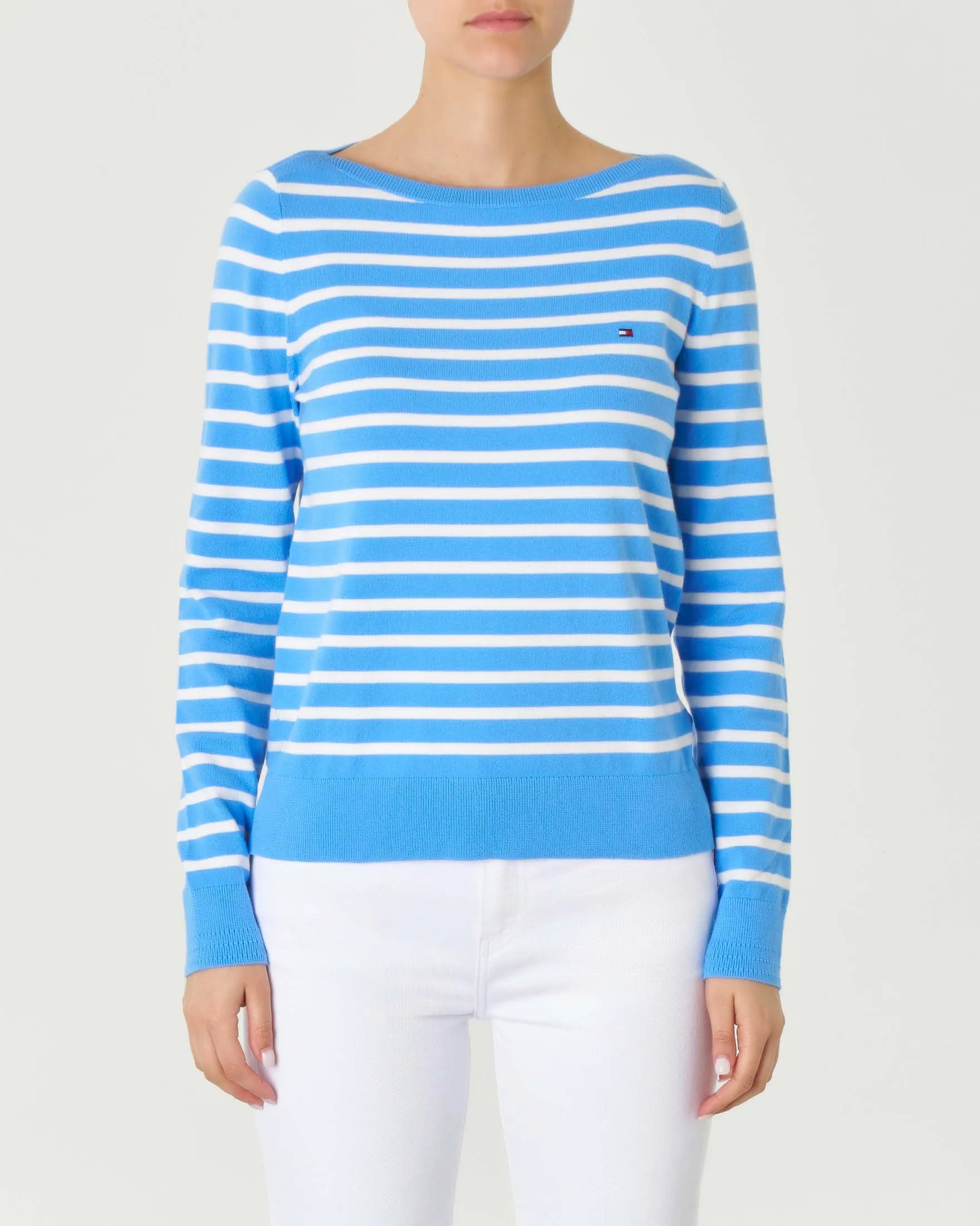 Maglia bianca a righe azzurre in misto cotone con scollo a barchetta