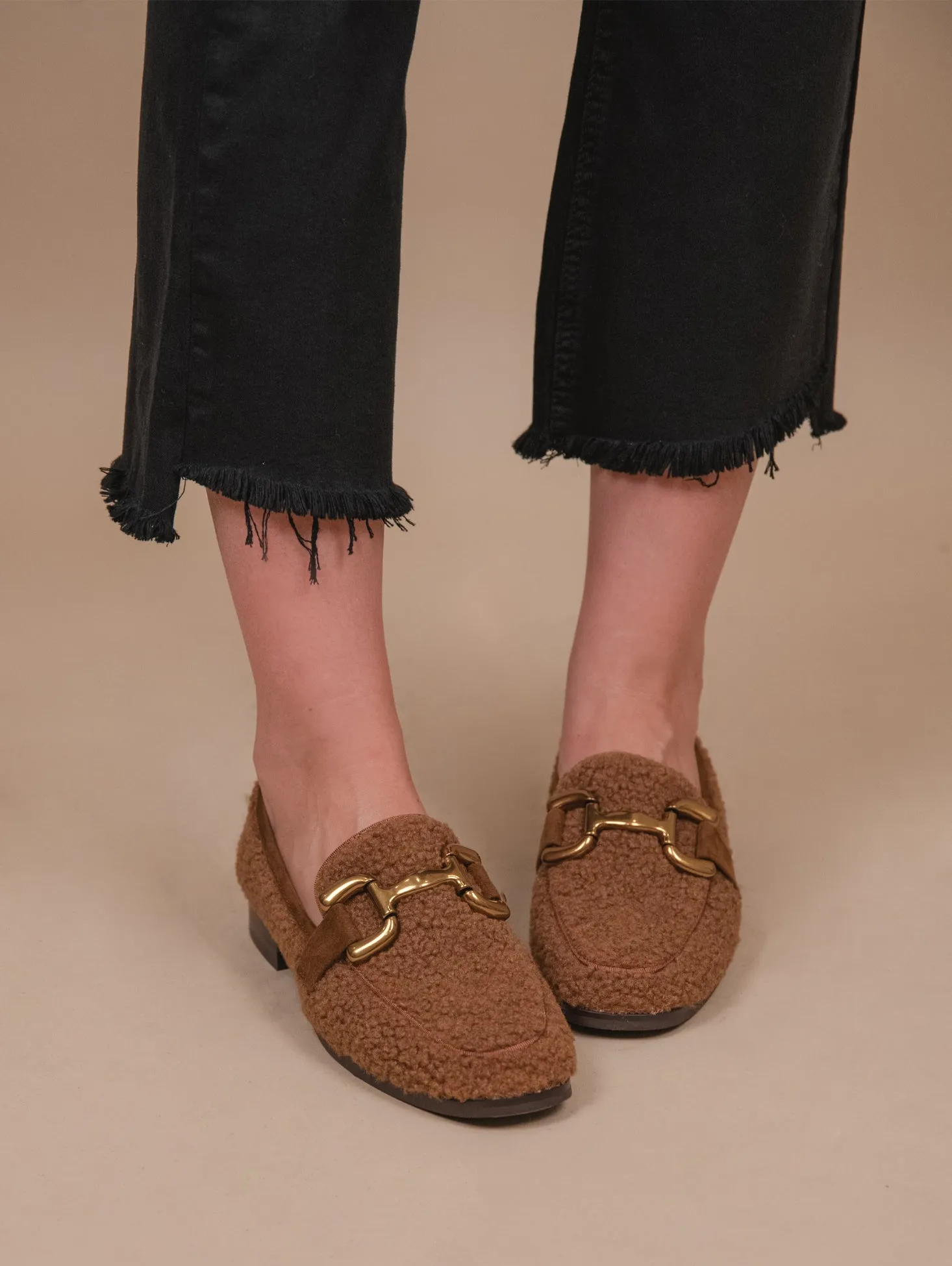 MOCASSINO CON MORSETTO FRONTALE IN TESSUTO BOUCLE MARRONE