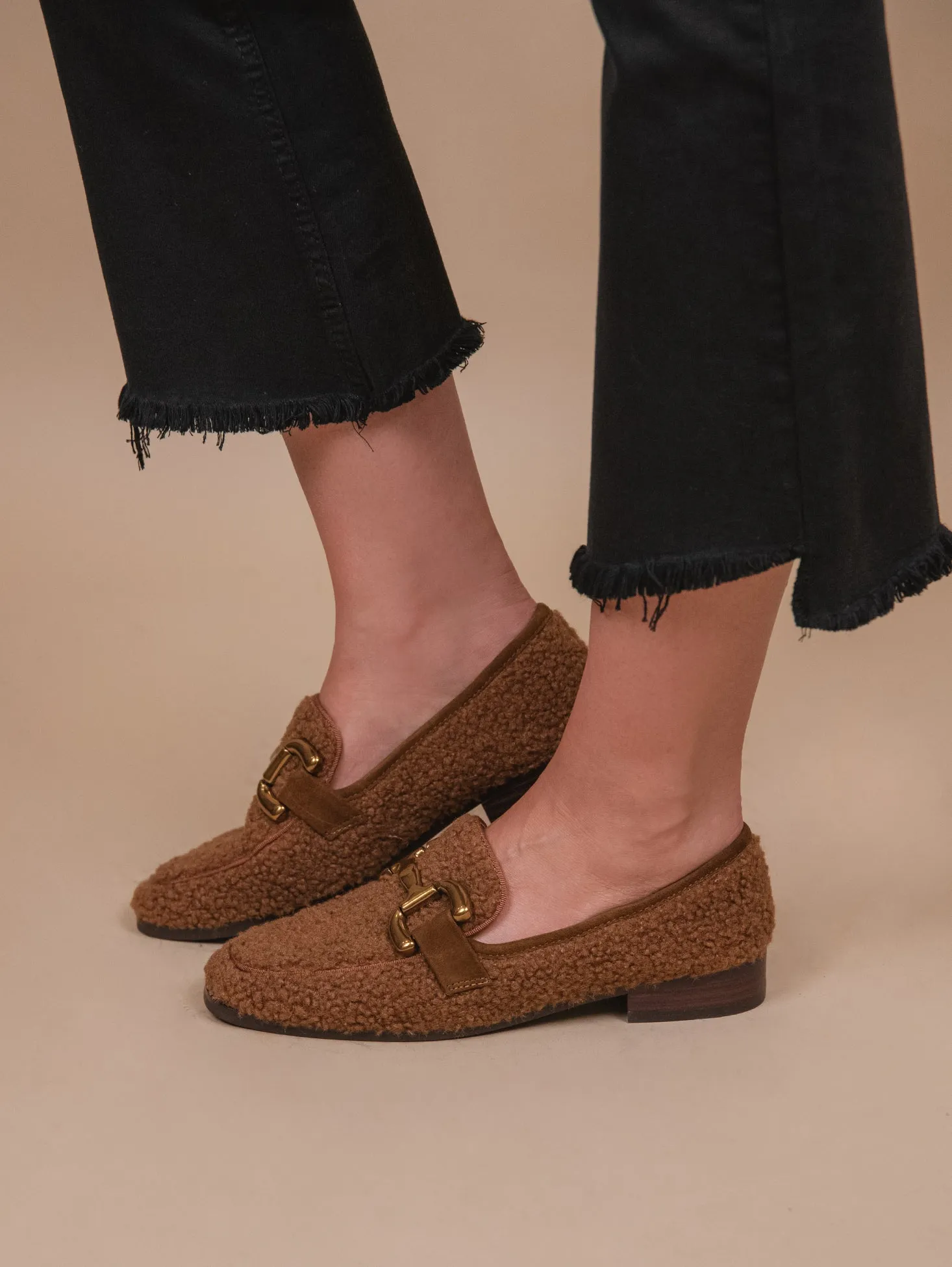 MOCASSINO CON MORSETTO FRONTALE IN TESSUTO BOUCLE MARRONE