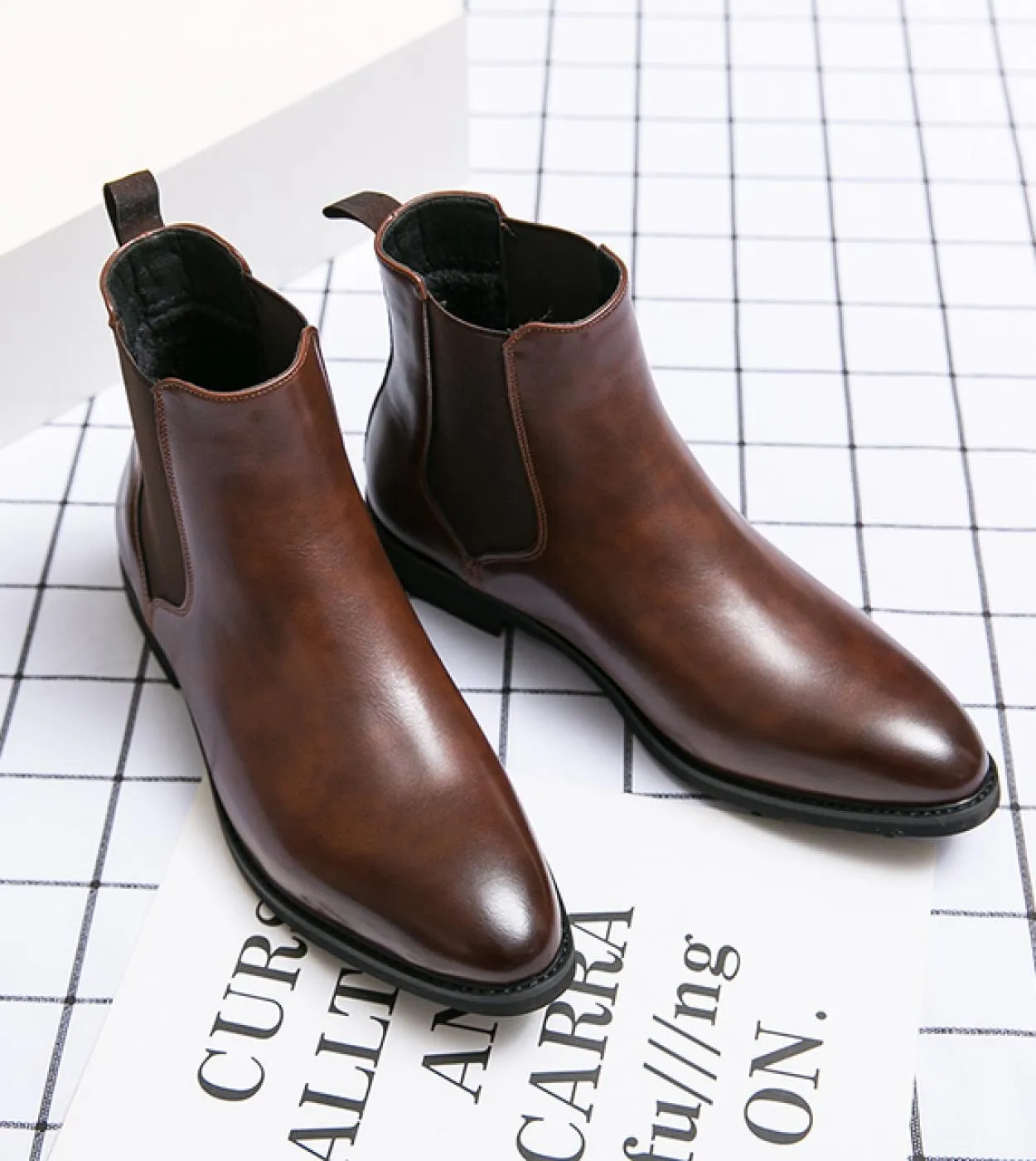 New In Chelsea Boots For Men Stivaletti da lavoro marroni con punta tonda Stivali vintage di spedizione gratuita Zapatos De Segu