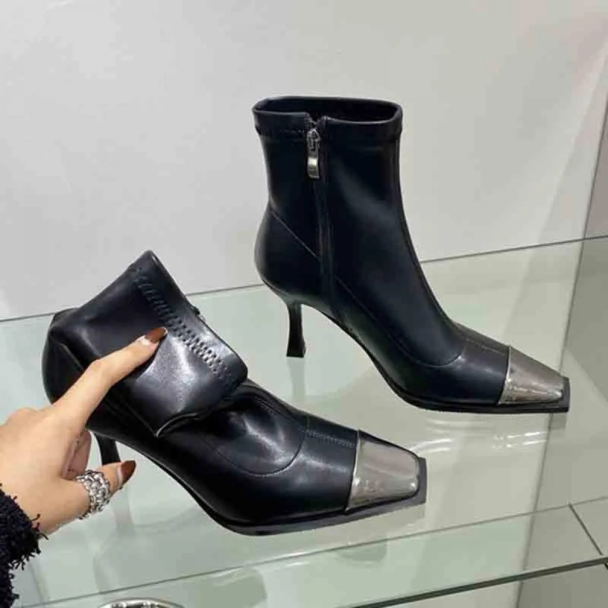 Nuova tendenza inverno donna scarpe con tacco medio tacchi a spillo stivaletti Chelsea 2023 pompe vestito da moda Goth punta qua
