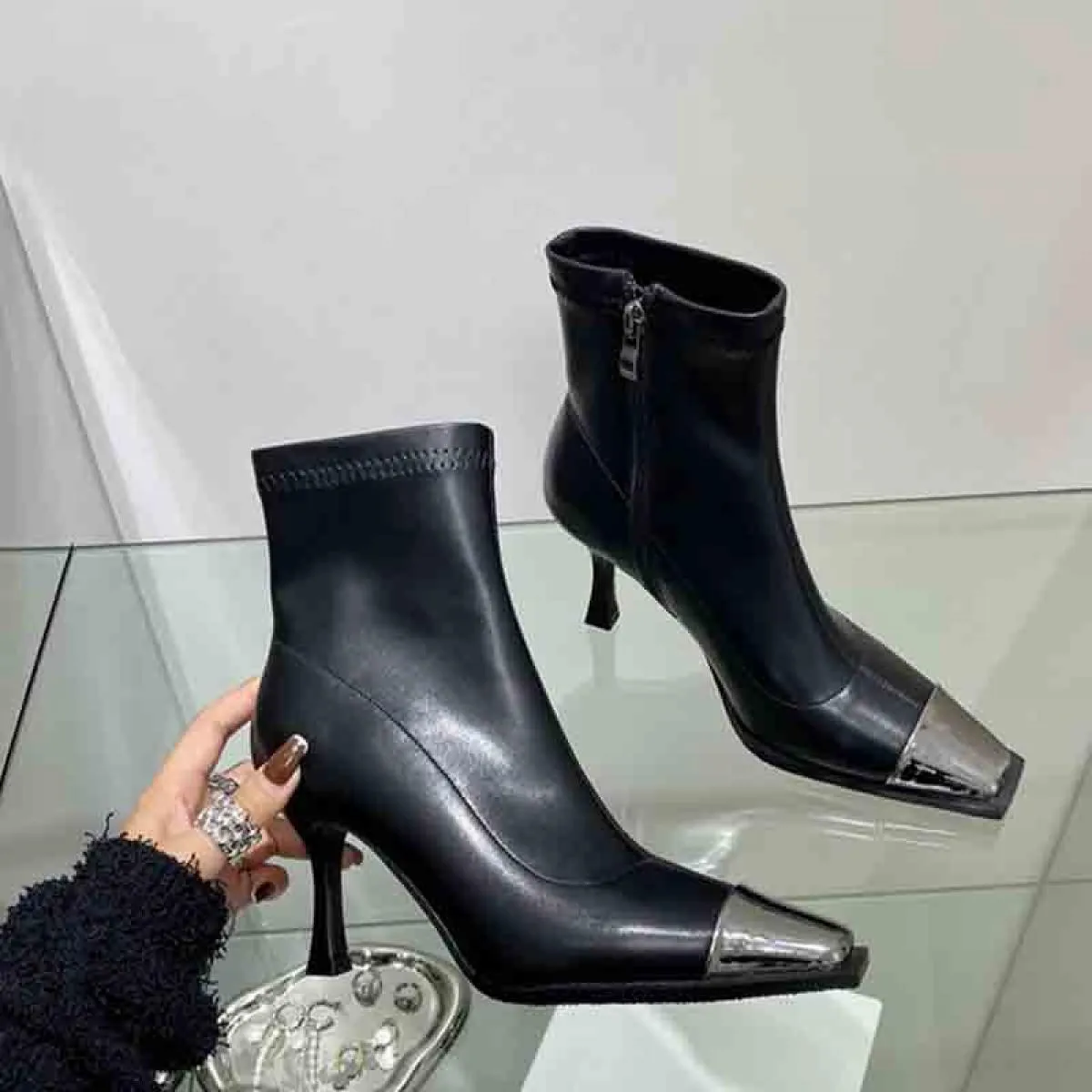 Nuova tendenza inverno donna scarpe con tacco medio tacchi a spillo stivaletti Chelsea 2023 pompe vestito da moda Goth punta qua