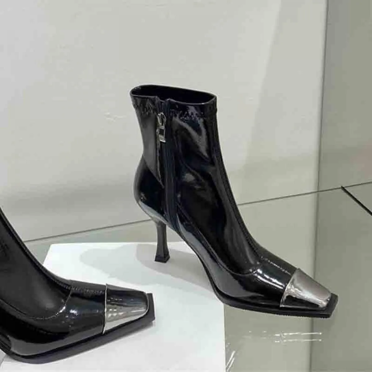 Nuova tendenza inverno donna scarpe con tacco medio tacchi a spillo stivaletti Chelsea 2023 pompe vestito da moda Goth punta qua
