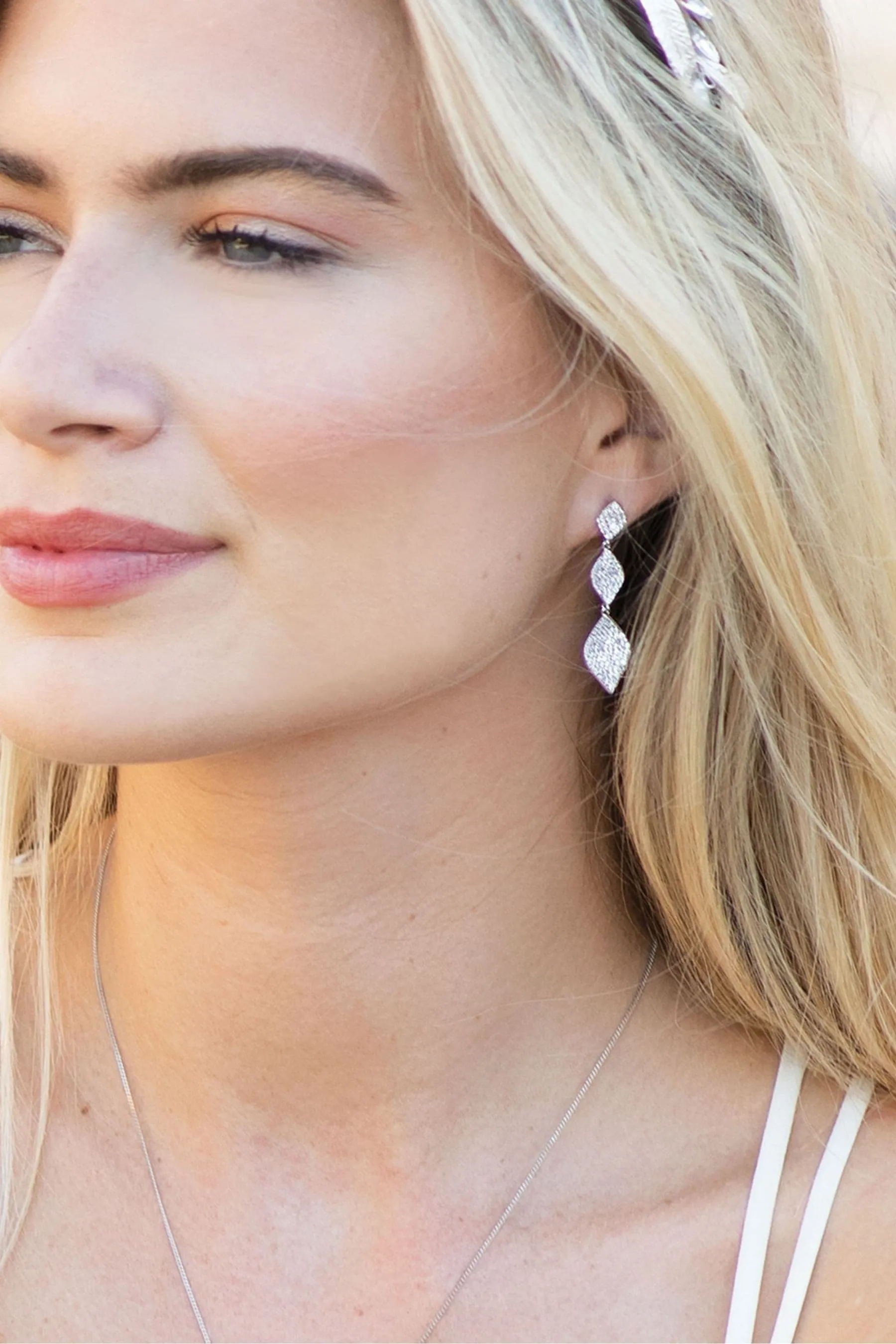 Orecchini Ivory & Co Rochelle Crystal Pave Triple Drop    