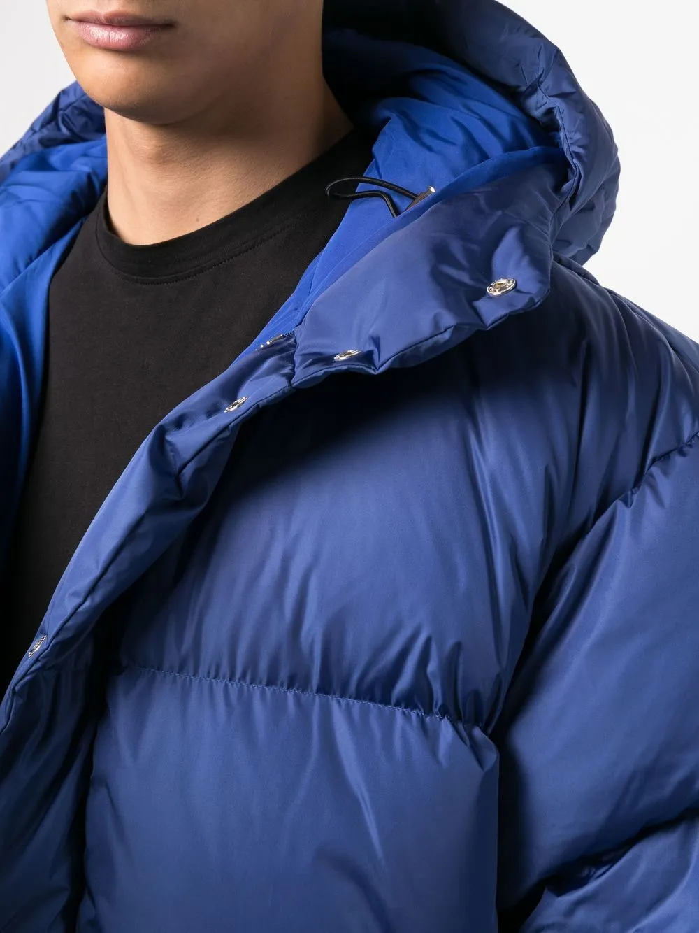 Piumino blu con bottoni-uomo