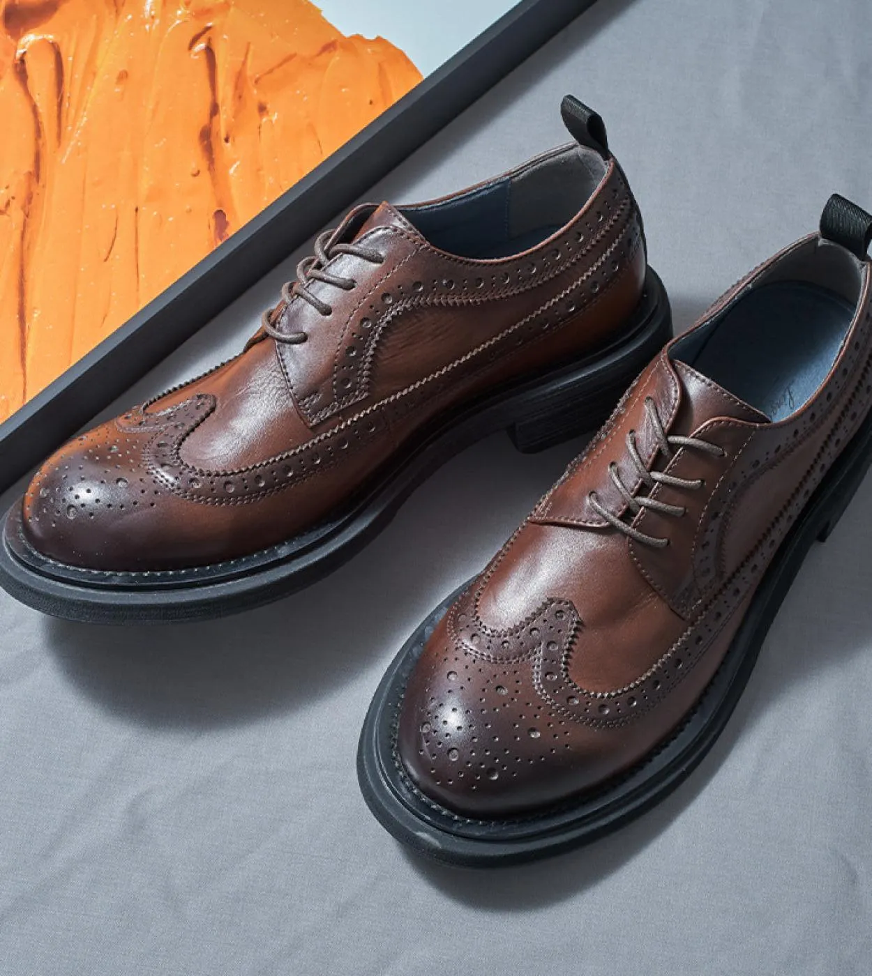 Scarpe formali da uomo italiane di lusso in vera pelle 2023 Scarpe da lavoro da sposa brogue di moda fatte a mano di design di n