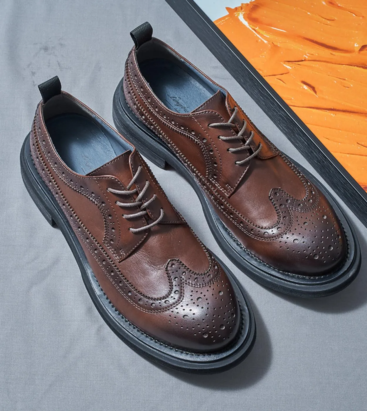 Scarpe formali da uomo italiane di lusso in vera pelle 2023 Scarpe da lavoro da sposa brogue di moda fatte a mano di design di n