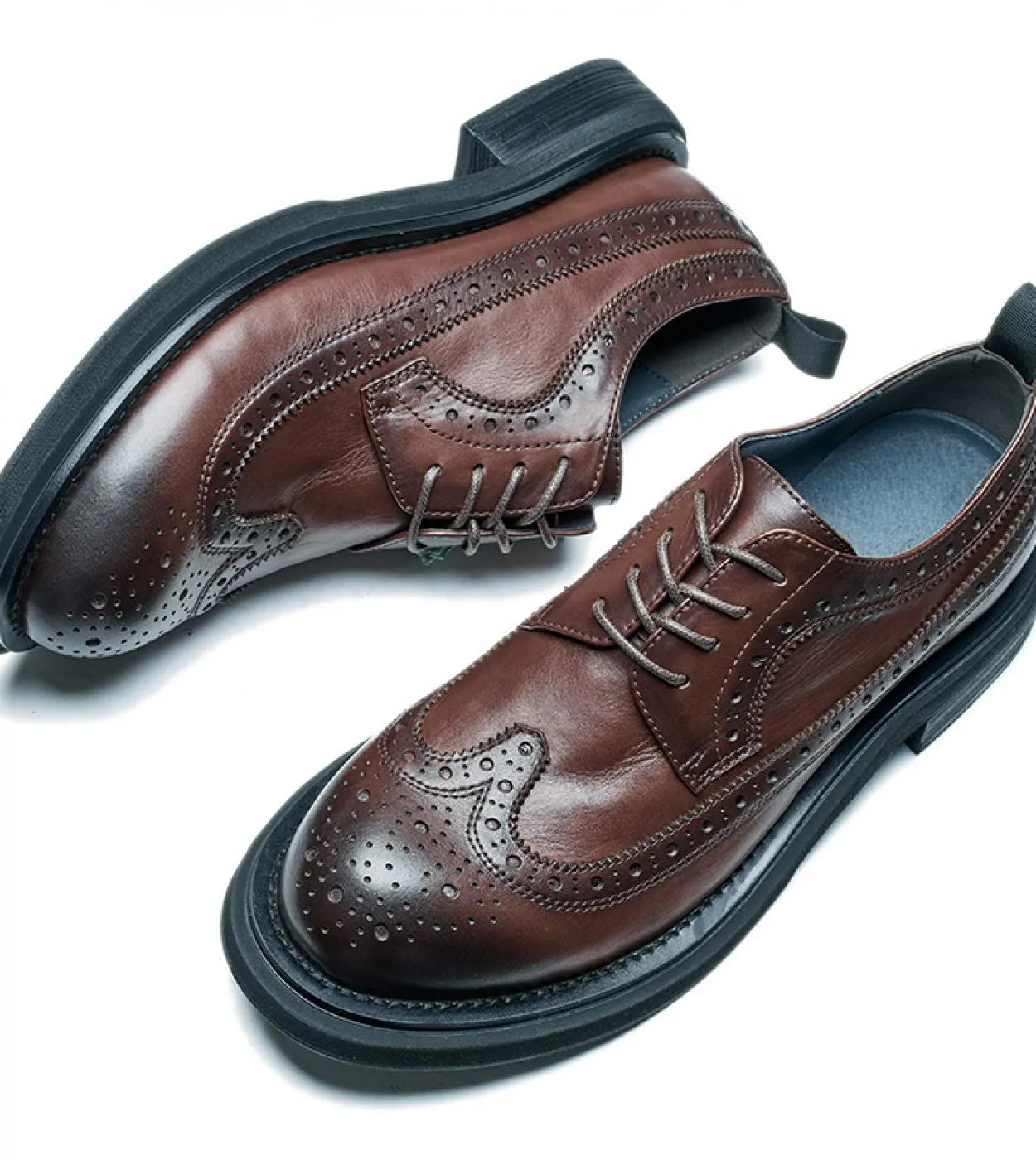Scarpe formali da uomo italiane di lusso in vera pelle 2023 Scarpe da lavoro da sposa brogue di moda fatte a mano di design di n