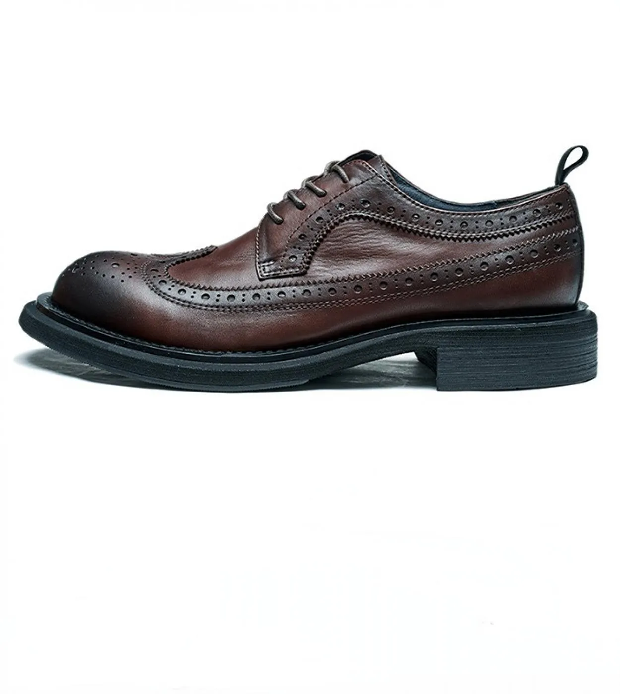 Scarpe formali da uomo italiane di lusso in vera pelle 2023 Scarpe da lavoro da sposa brogue di moda fatte a mano di design di n