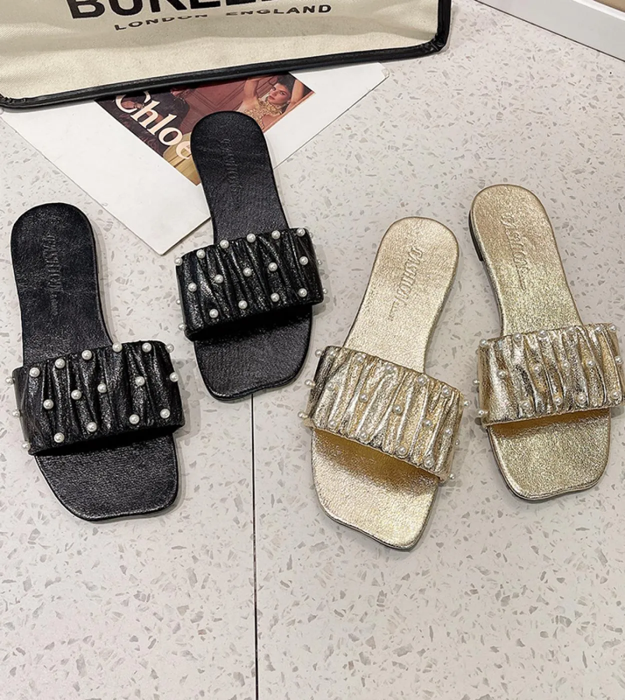 Slip On con perline e pieghe alla moda con tacco basso 2023 Estate tinta unita Pantofole da donna dolci e comode Scarpe da donna
