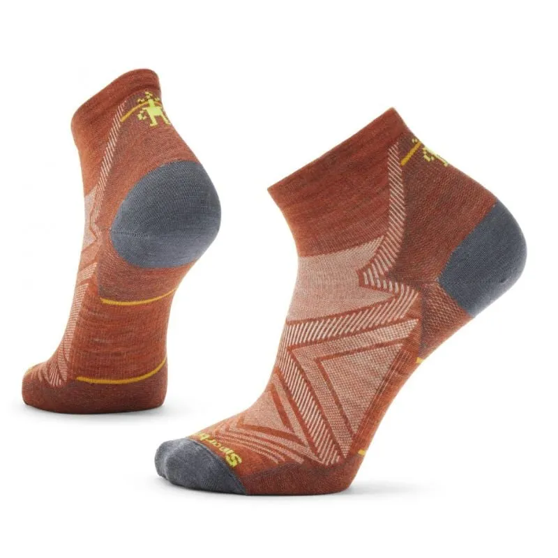 Smartwool Run Zero Cushion Calzini alla caviglia Performance Calzini ATHLETIC PICANTE ( ROSSO LUMINOSO)