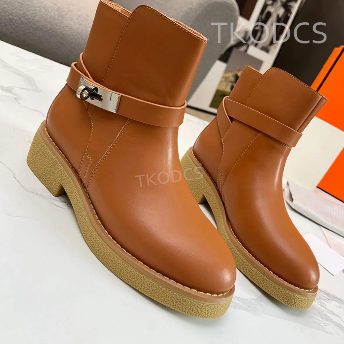 Stivaletti slip on in vera pelle da donna Stivaletti con plateau fatti a mano con fibbia in metallo Stivaletti corti con punta t