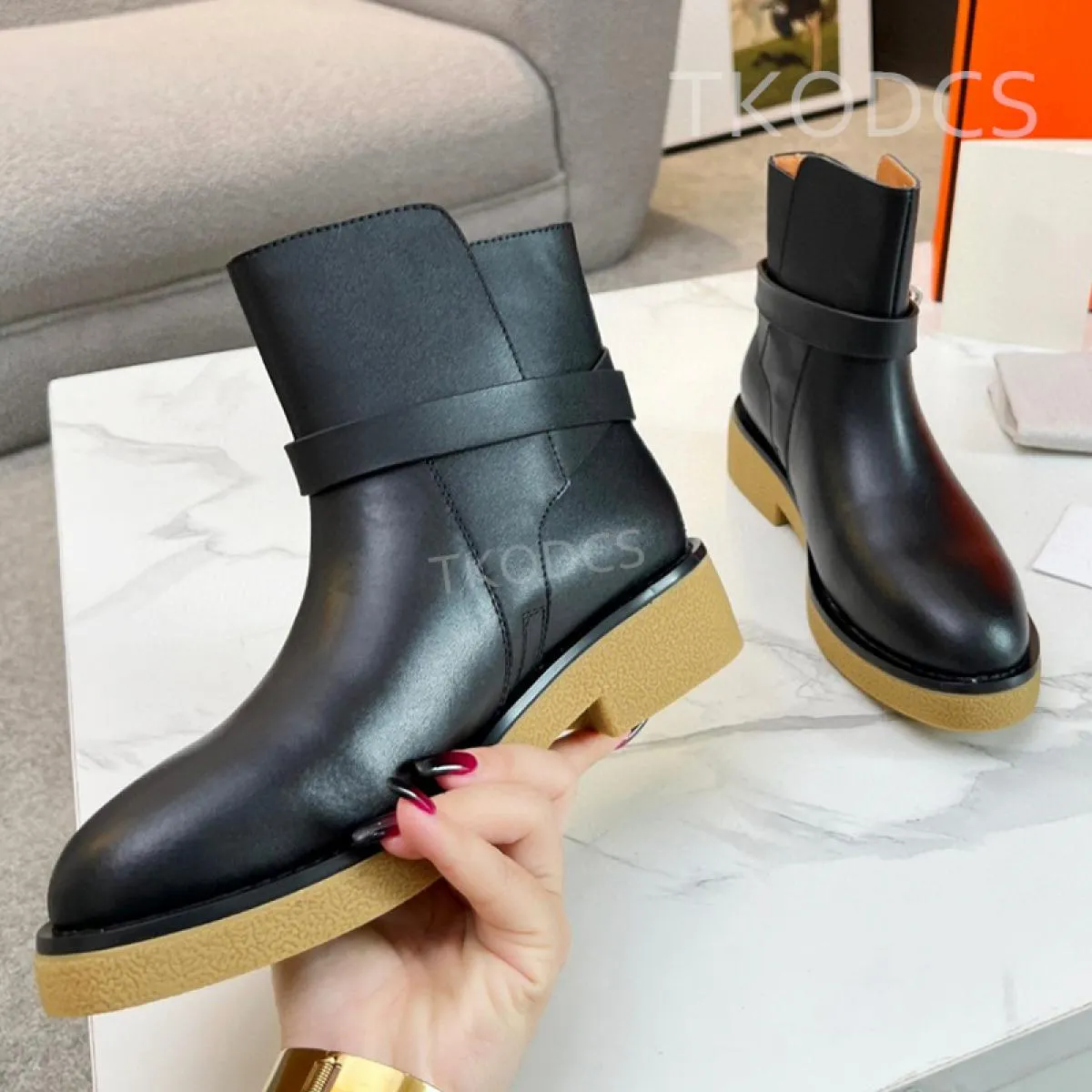 Stivaletti slip on in vera pelle da donna Stivaletti con plateau fatti a mano con fibbia in metallo Stivaletti corti con punta t