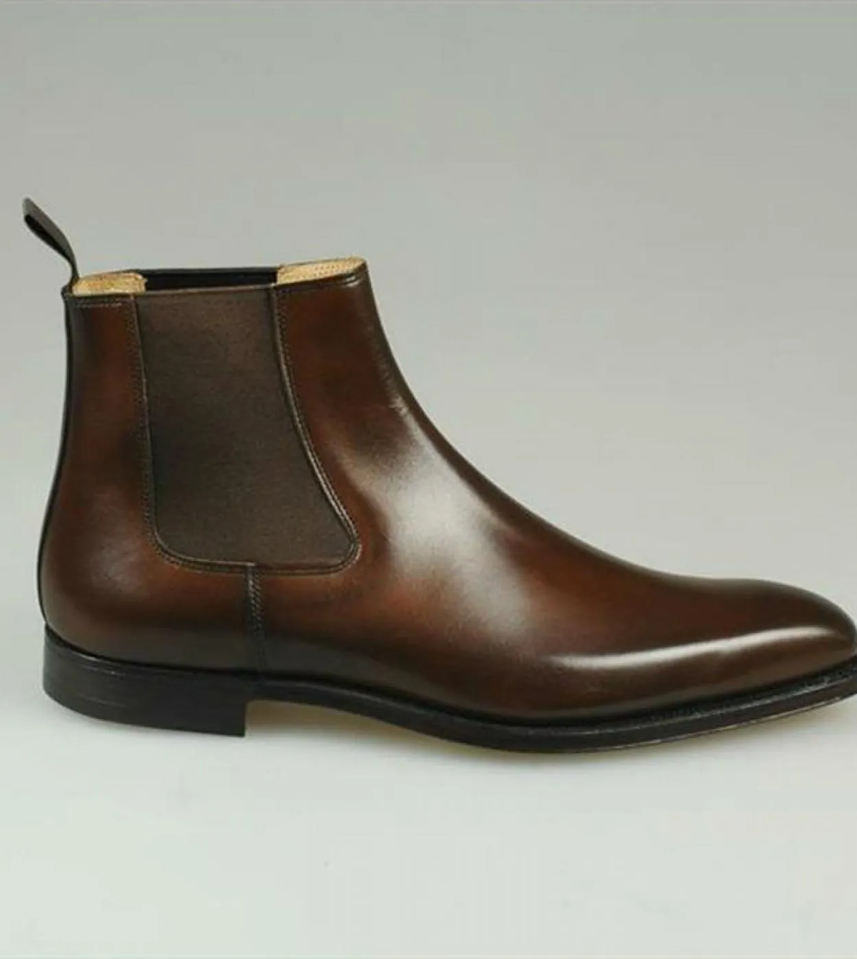 Stivali Chelsea in pelle marrone Stivali Chelsea marroni da uomo Outfit Uomo marrone