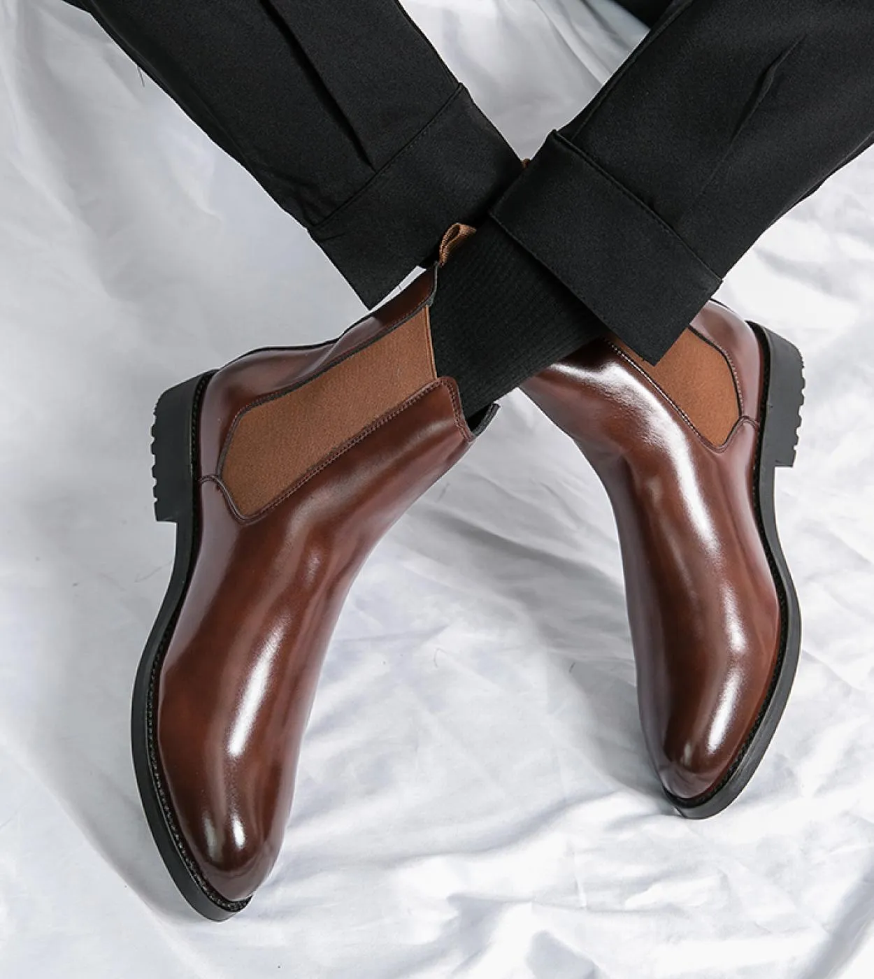 Stivali Chelsea in pelle marrone Stivali Chelsea marroni da uomo Outfit Uomo marrone
