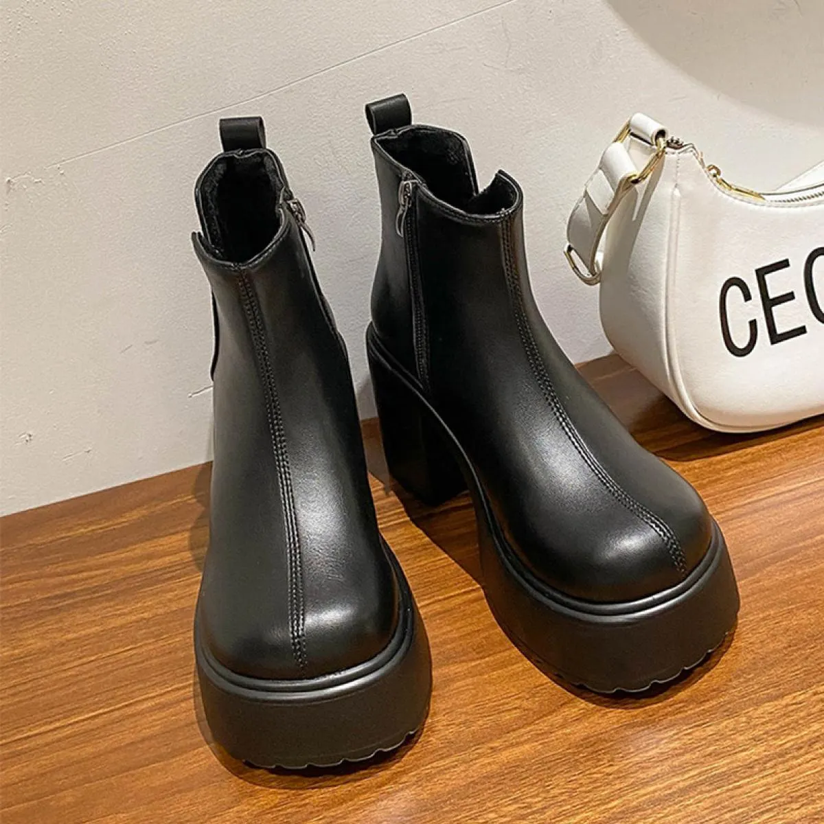 Stivali da moto invernali Scarpe da donna Tacchi alti 2023 Nuovi stivaletti Chelsea da neve Scarpe casual robuste Pompe Goth Lad