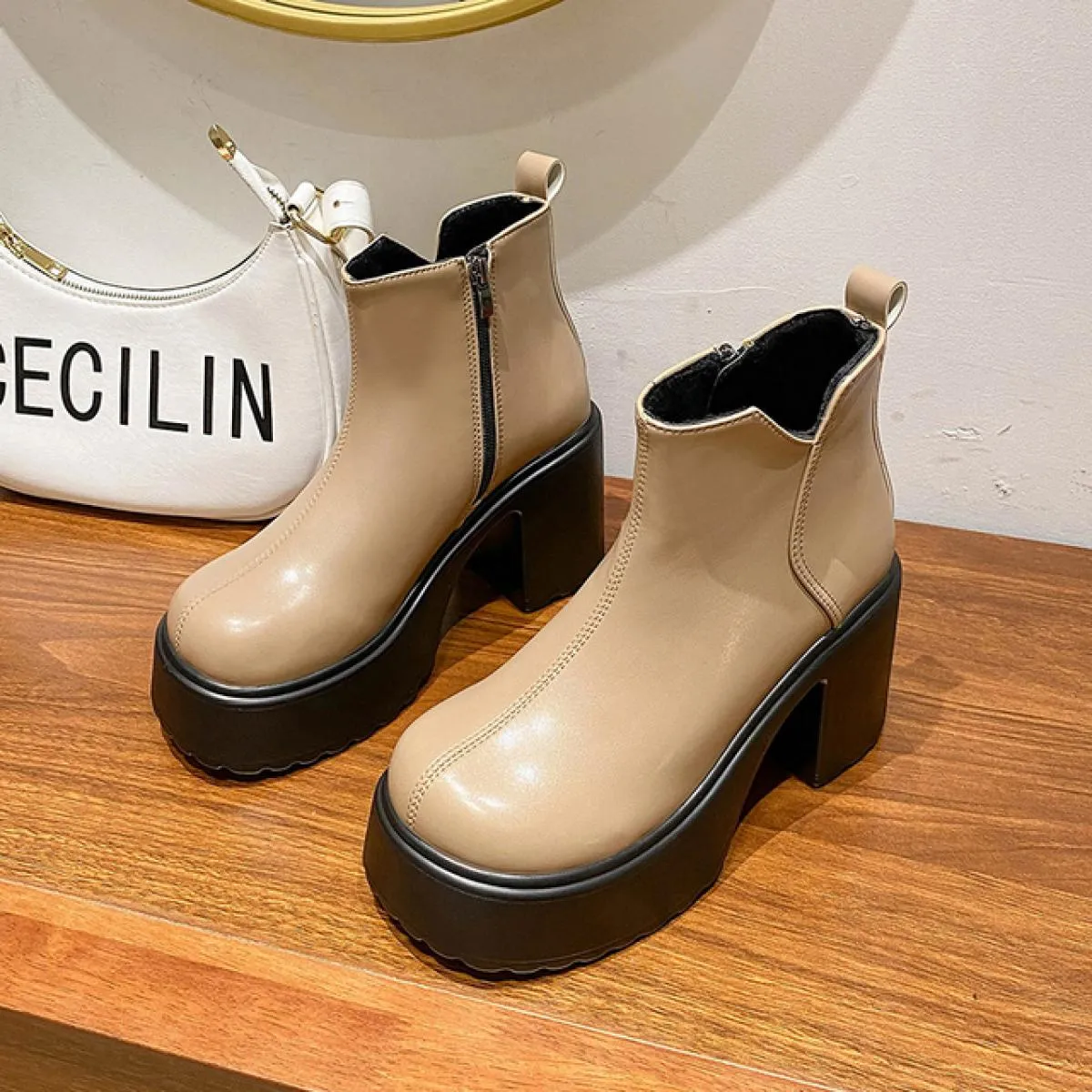 Stivali da moto invernali Scarpe da donna Tacchi alti 2023 Nuovi stivaletti Chelsea da neve Scarpe casual robuste Pompe Goth Lad