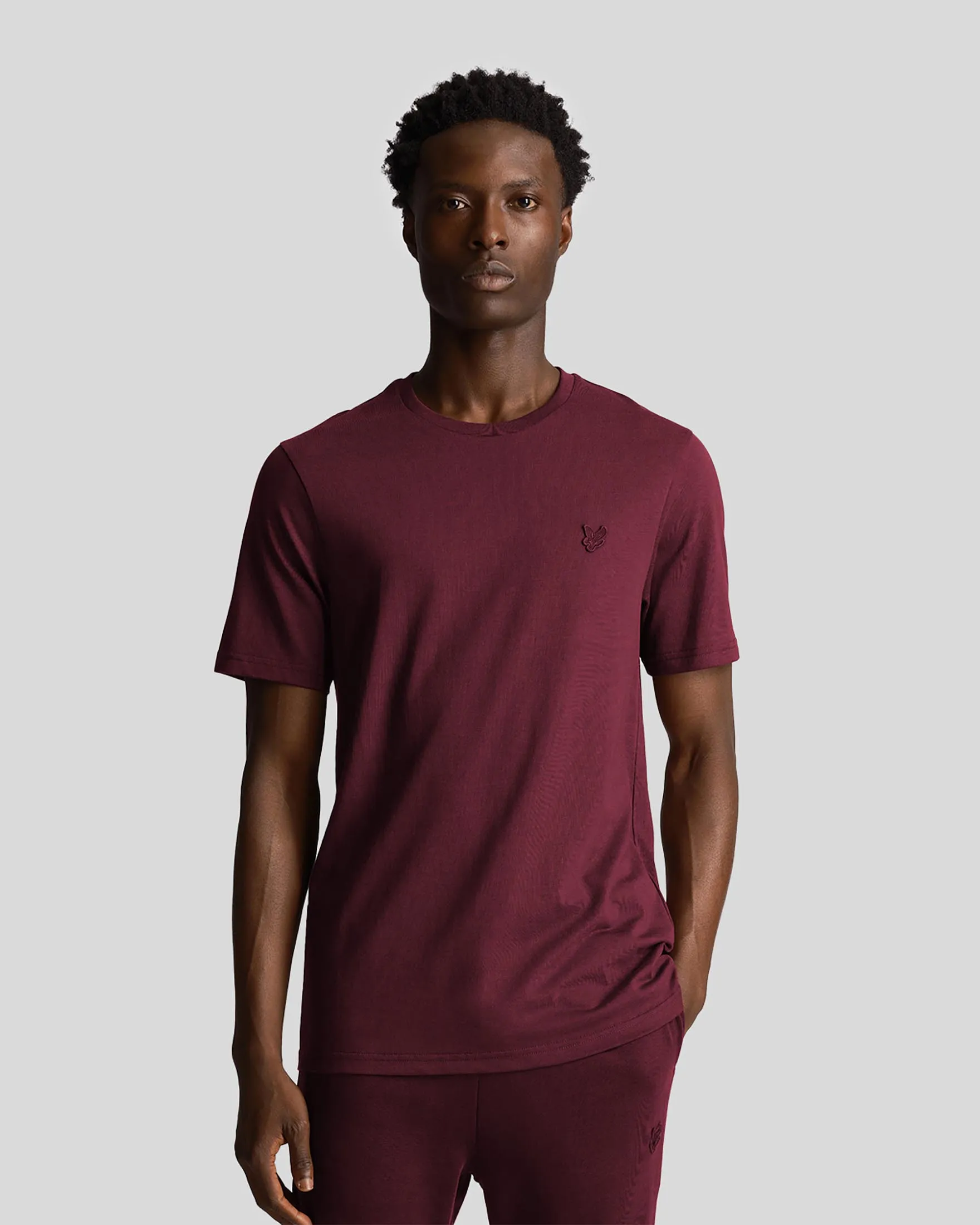 T-shirt mezza manica bordeaux in cotone con logo aquila tono su tono ricamata sul petto