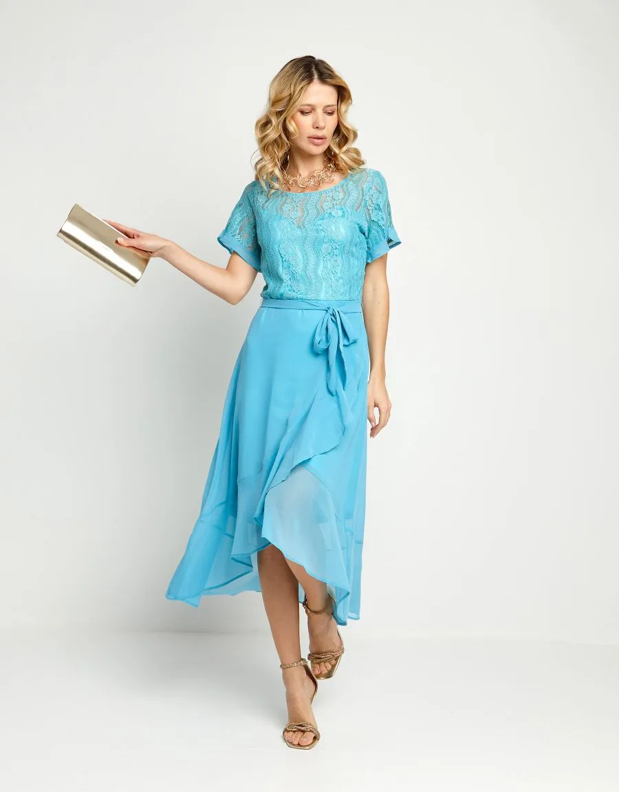 Vestito con pizzo e balze
