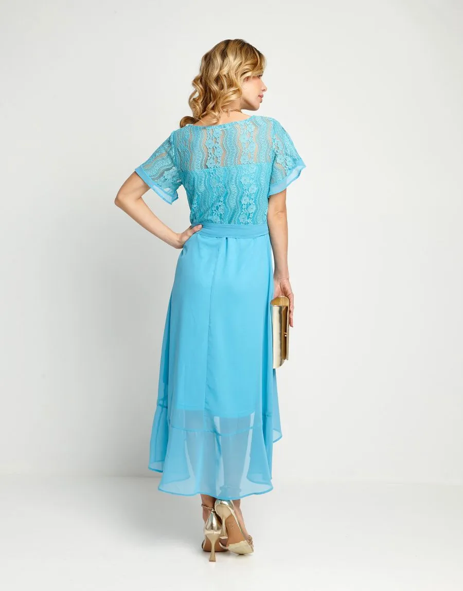 Vestito con pizzo e balze