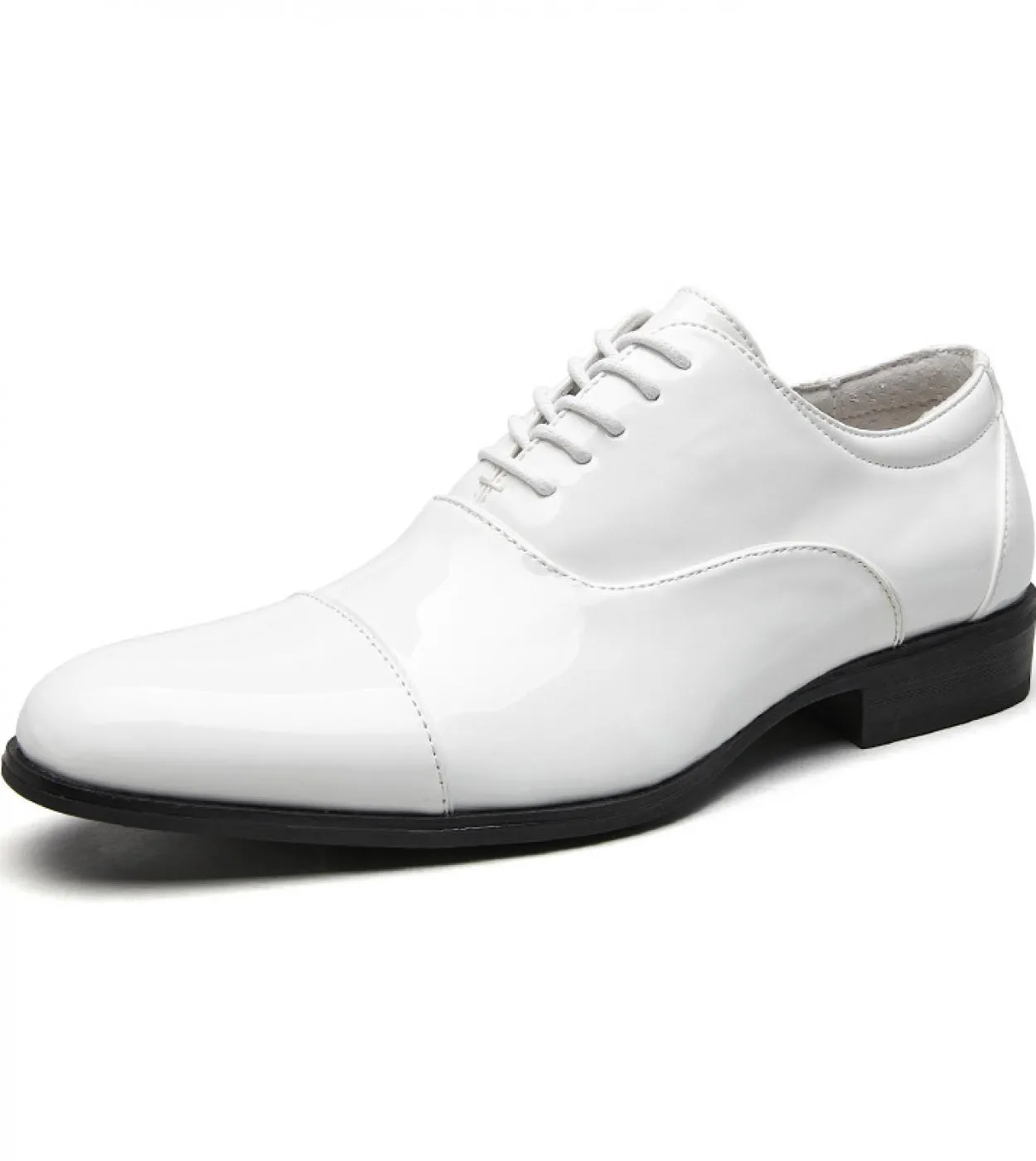 White Man Wed Shoe Patent Leather Men Leather Business Oxford Scarpe da sposa maschili lucide